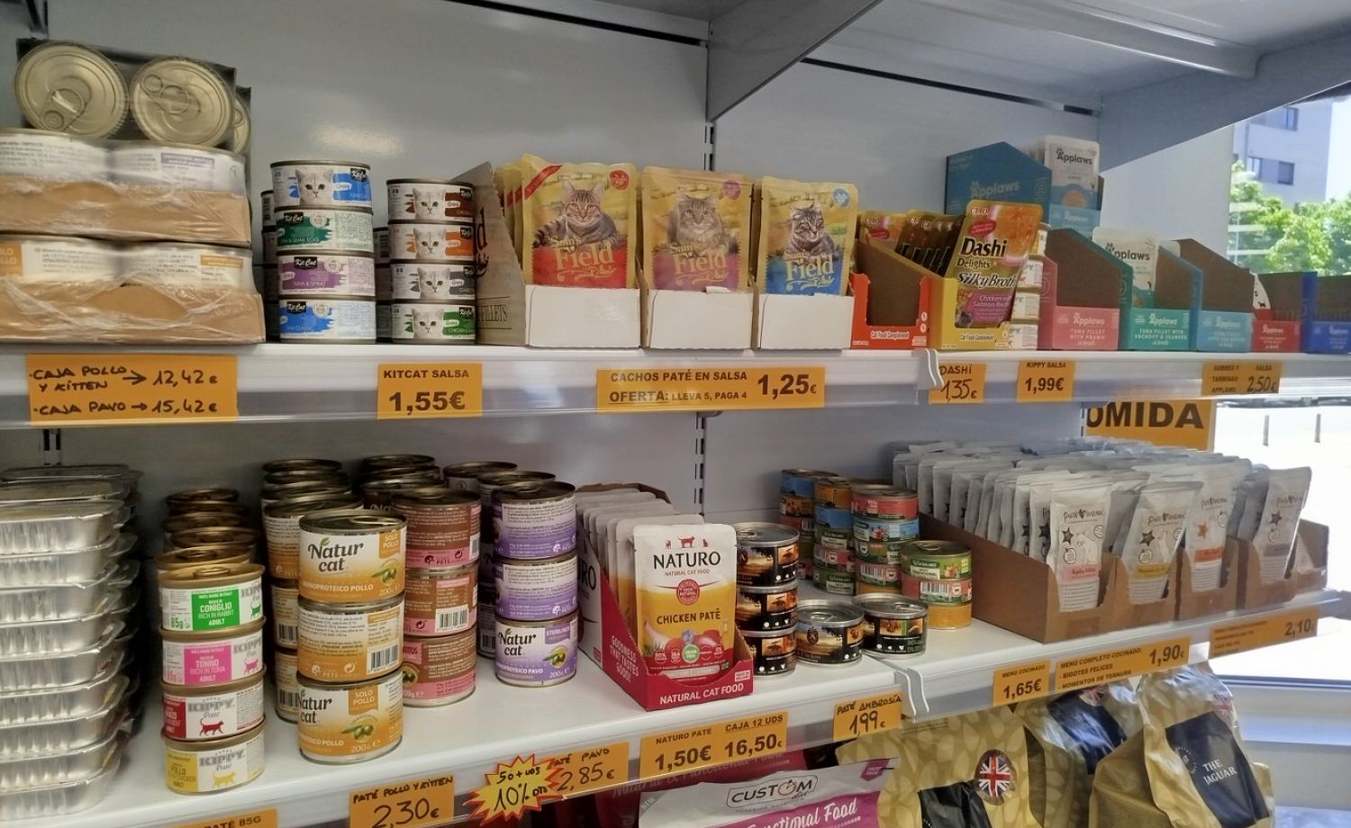 Tienda de alimentacion y complementos para perros y gatos en Aranda de Duero