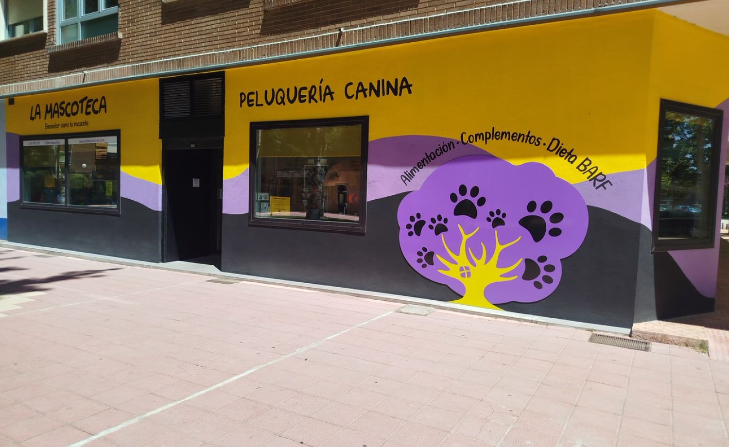 Tienda de alimentacion y peluqueria canina para perros y gatos en Aranda de Duero