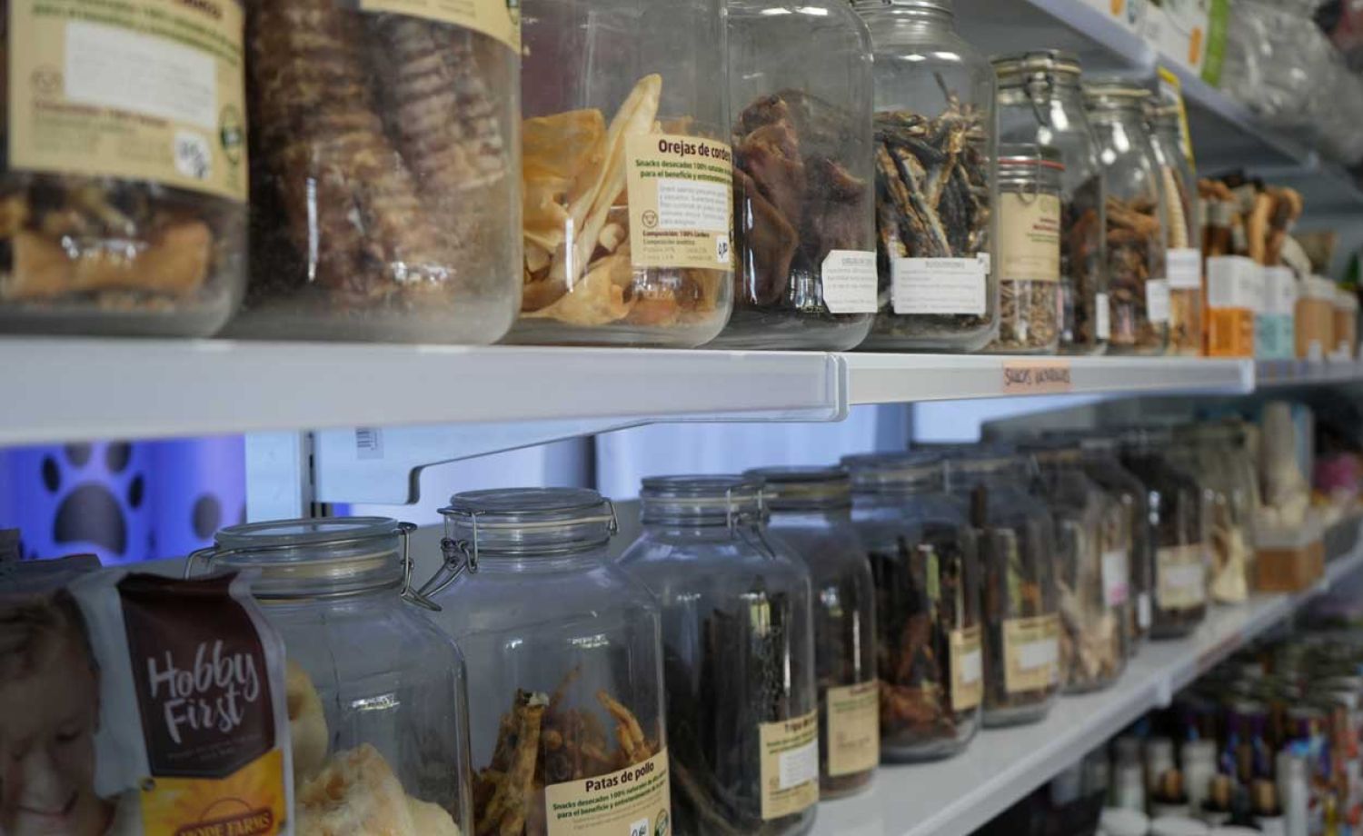 Tienda de alimentacion y peluqueria canina para perros y gatos en Aranda de Duero